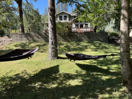 Riverfront Stunning Open Concept 3bdrm near outdoor activities