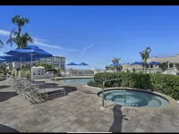 Suite on the Beach, Classy, Large Patio