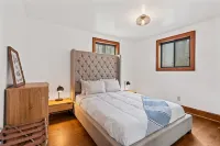 Poconos Retreat with Hot Tub, Fire Pit & Game Room Hotels in Price Township