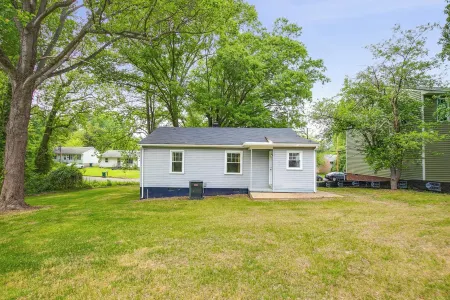 Bugalow near Airport - Private Yard, Close to City