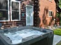 Cozy Secluded Cabin w/ Hot Tub, Relax, Unwind & Stargaze Hotels in Freeman