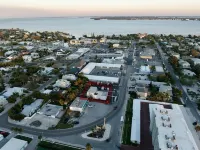 Luxury 2BD Oceanfront Condo + Private Parking, 2 Minute Walk to the Beach!