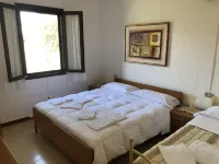 Comfortable, detached cottage in Porto Columbu Hotel a Perd'e Sali