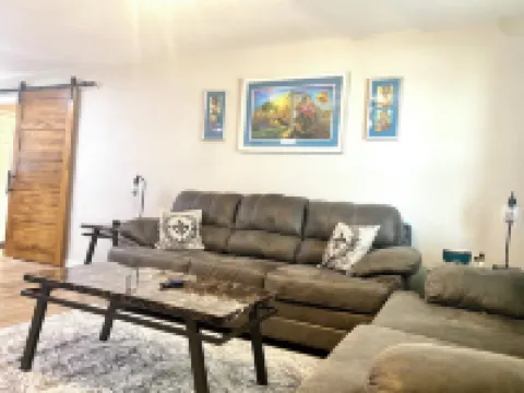 Cozy Cajun Cottage - with Arcade!