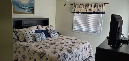 Beautiful 2 Bedroom, 2 Bath Ocean View Condo in Surfside Beach