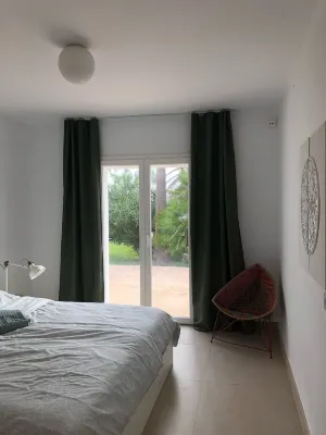 House by the sea, private pool, sea view, roof terrace, air conditioning, WLAN, sep. Studio