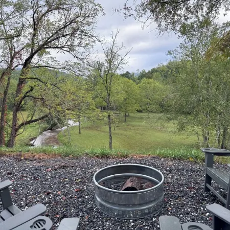 Charming Tiny Home with WiFi and AC in beautiful Cowee Valley Franklin Nc