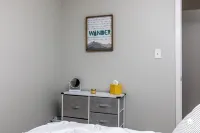 *Midnight Sun Suite*5 mins to Airport *Fast Wifi* Hotel in zona Aeroporto Internazionale di Anchorage-Ted Stevens