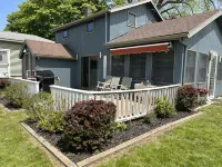 Bayside views, walk to beach & restaurants