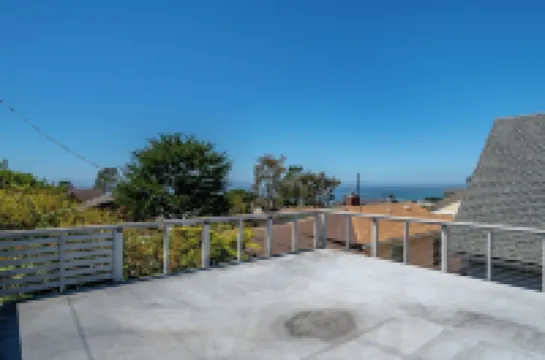 Magical Home on the Hill with Ocean Views - Two Queen Beds and One Full Bed