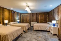 Pinehurst Village Vacation House w/ private pool 8) beds