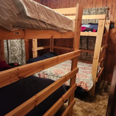 Comfortable house with room for the gang! Perfect for hunting/fishing getaways Hotels in Day County