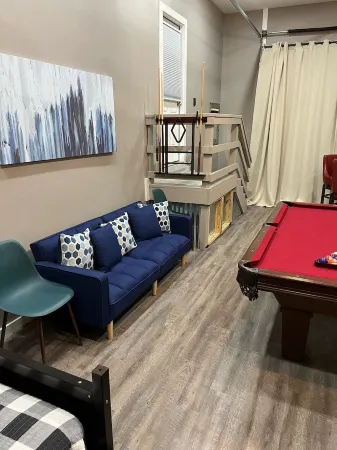 Cozy Cottage in Rayburn Country-Pet Friendly-King Suite/Pool Table! Sleeps 10