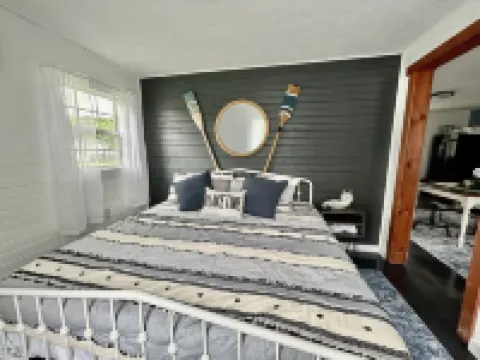 Atwood Lake family home. Pet friendly! Hotels in Carroll County