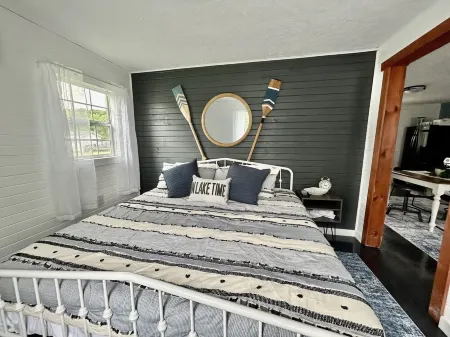 Atwood Lake family home. Pet friendly!