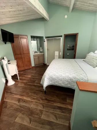 Birch Bay Beach Condo-Beautiful views with 2 patios! Отели рядом с достопримечательностью «Парк штата Берч Бэй»