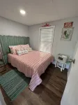 Adorable little Beach Getaway close to Surf City NC