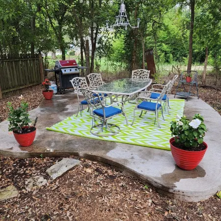Ethyl's Place - a Charming Place to Stay.