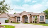Palm Coast Oasis Retreat- 15 Min to Beach - Jacuzzi