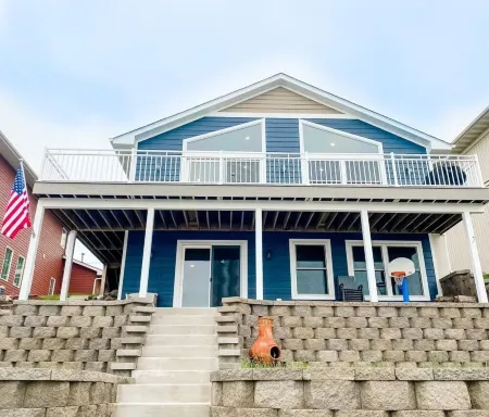 Amazing Lake Home on Cross Lake - 60 Miles from the Twin Cities