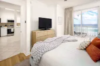 Right on the Sand Dunes-Top Floor-Beachfront-Free Bch Svc & Fitness Room