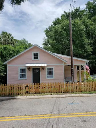 YOUR SOCIAL DISTANCING SANCTUARY IN HISTORIC BEAUFORT