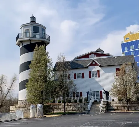 Huge 4BDR Cottage for 12 with game room in fabulous Stormy Point Village.