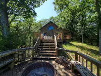 FORD'S CREEK CABIN: Secluded Lakefront Rock Cabin in the Woods-Big Lake View