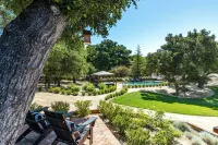 AMAZING! Wild Oaks Retreat. Pool, Spa, Game Room, EV Charger, Wine Country. Hotels near Rite Aid