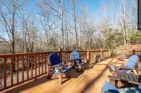 Modern Mountain Getaway in Connestee Falls now with a Tesla charger!