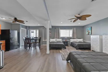 Lakefront Home, Large Firepit Patio, Game Room!