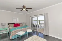 Waterfront Getaway at Lake Martin – Deep Water Access & Breathtaking Views