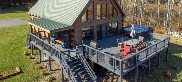 Catskills Getaway Home W/ Hot tub, Game room, fire pit and basketball court Hotels in Delaware County