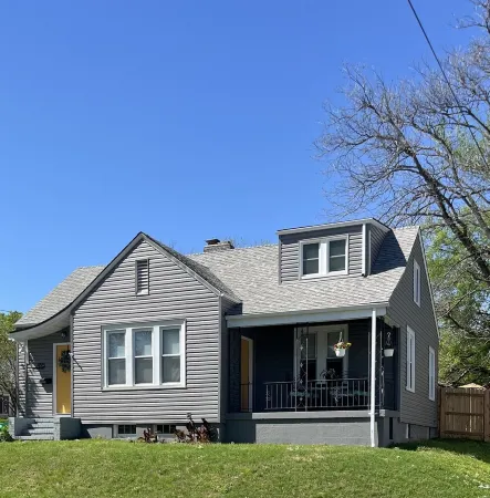 Wren’s Hideaway Sleeps 8 Historic downtown neighborhood Charming & Relaxing