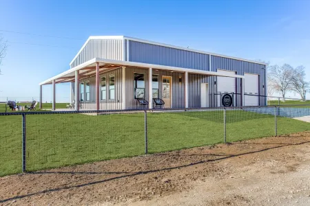 "The Little Ass Apartment Country Retreat Getaway!