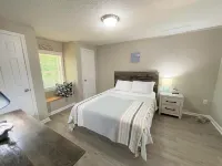 Stay @ The Bungalow - Remodeled & 14 min. to DT