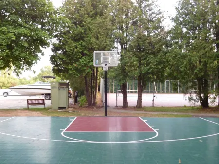 DOOR COUNTY GETAWAY @ LANDMARK RESORT - Cozy 1 BR. Wood-view EGG HARBOR