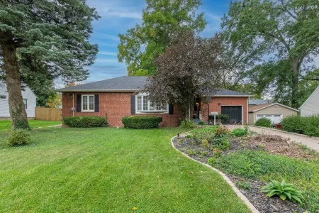 Mid Century ranch central to everything!