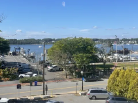 Apartment in historic harbor overlooking the harbor