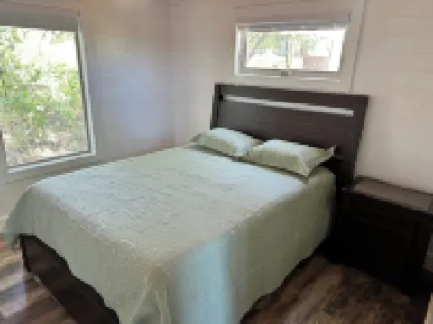 Newly Built Lakefront Getaway! Your Perfect Escape Awaits You @ Deer Creek Cabin Hotels in Stephens County