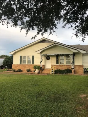 Le Barn Rouge Bed & Breakfast    A Country Living Home in Acadiana Hotels near Lafayette
