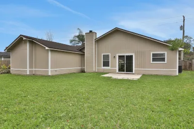 Homey 3/2, near Fleming Island