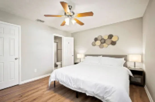 Sweet Home Ponte Verdra: TPC Golf+Park+Outdoor Fireplace+ Nearby Beach Access！ Hotels in Palm Valley