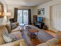 ~Sum & Fall Discounts! 5 Min Walk to Beach! 2025 Updates, Clean, Comfy, Secure!