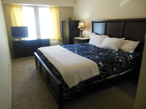 Staterooms 2D, Road View, newly built, seasonal heated pool, beach nearby