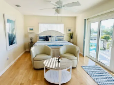 Beachfront Home  Pool/Tiki/Dock