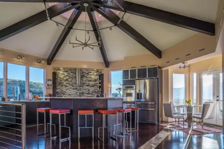 The Octagon House - 30 Mins to Yellowstone N. Entry - Master Sauna Jacuzzi