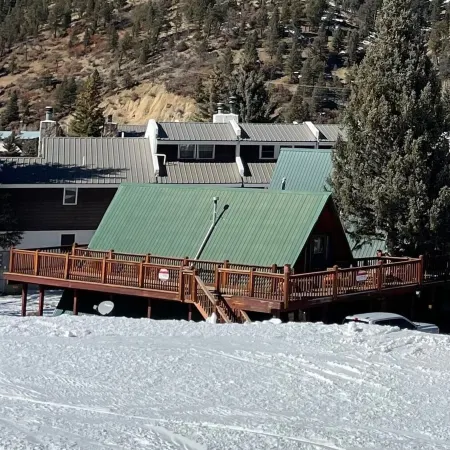 Ski-in/Ski-Out, Steps to Lifts, 1 Block to Downtown, Updated & Clean