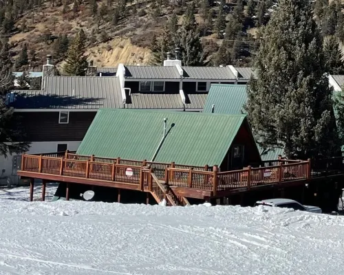 Ski-in/Ski-Out, Steps to Lifts, 1 Block to Downtown, Updated & Clean Hotels in Red River