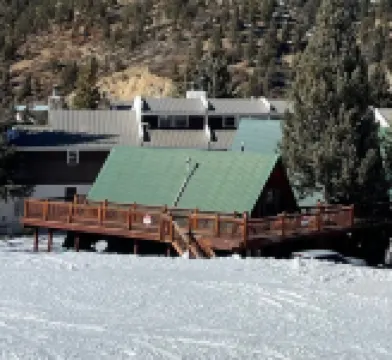 Ski-in/Ski-Out, Steps to Lifts, 1 Block to Downtown, Updated & Clean